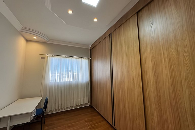 Espaçosa casa próxima ao Centro