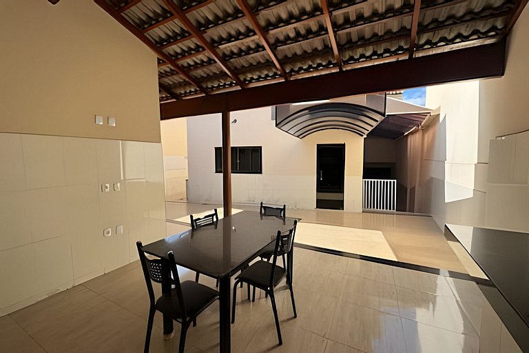 Espaçosa casa próxima ao Centro