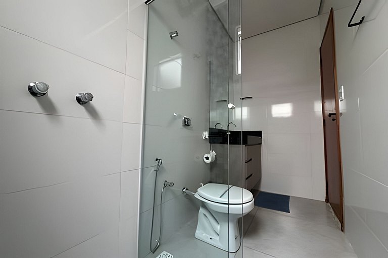 Casa Moderna, Confortável e com Churrasqueira