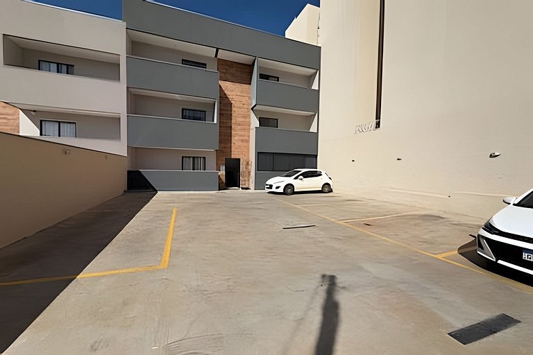 Apto Completo em Araxá | Ar, Suíte + Garagem
