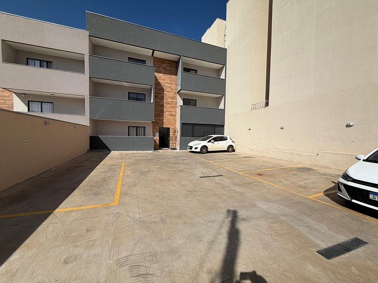 Apto Completo em Araxá | Ar, Suíte + Garagem